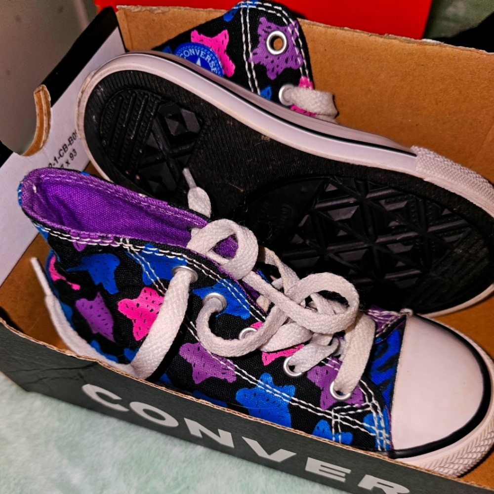 Size 10 Infant Converse Shoes